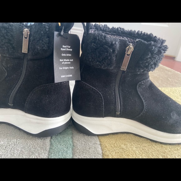 Aquatalia bev waterproof suede bootie( brand new) - Picture 5 of 9